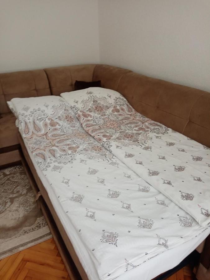 Azra Apartment *