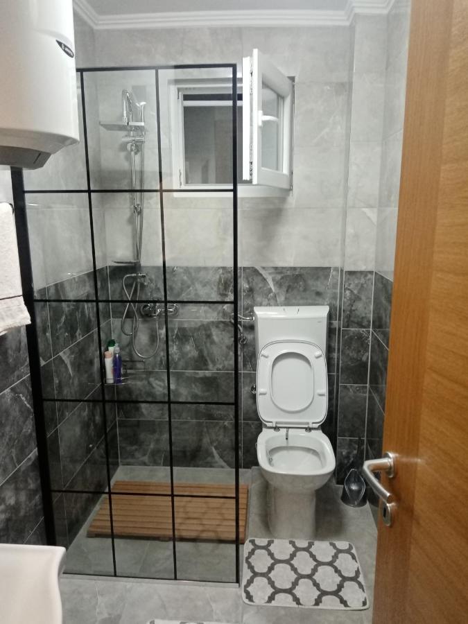 Azra Apartment *